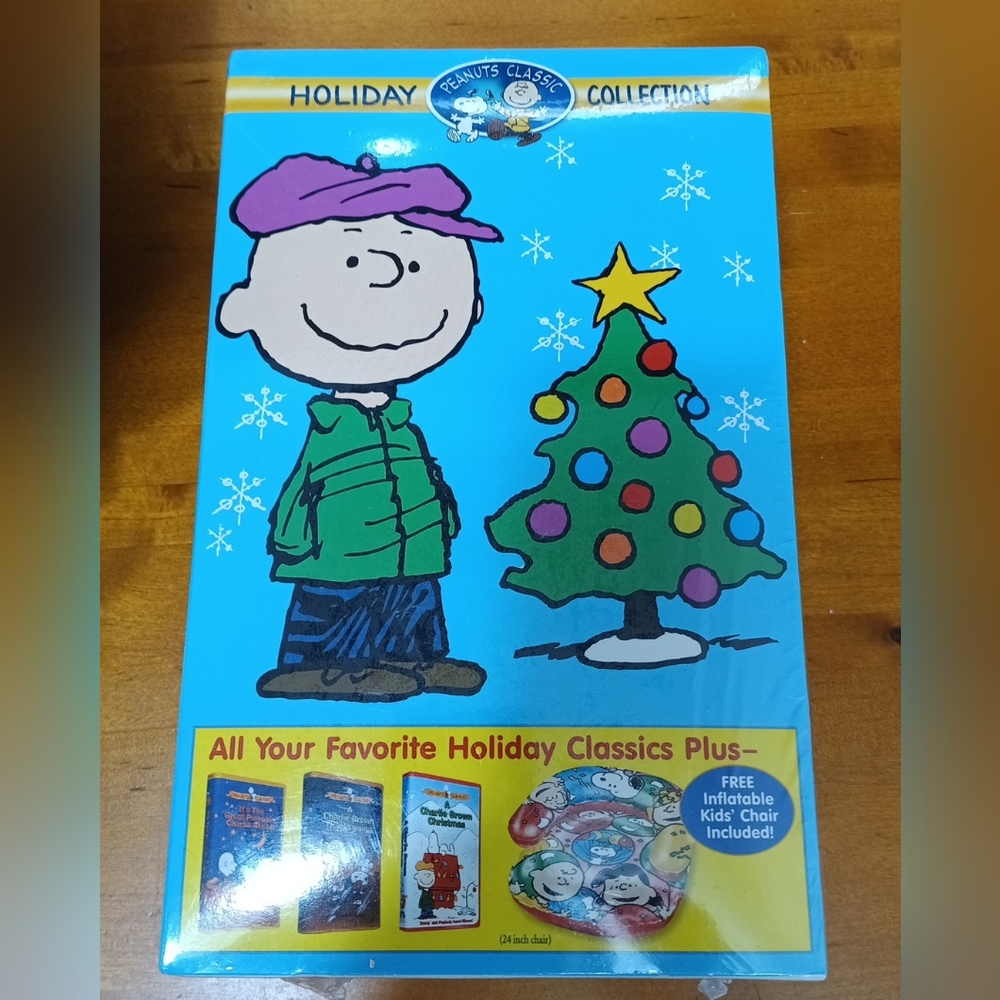 NEW Peanuts Charlie Brown Holiday Collection VHS Box Set Bonus Chair